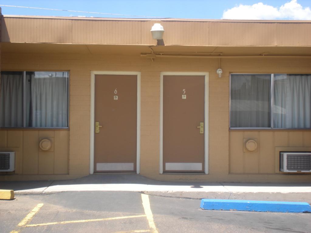Snow Peak Inn Flagstaff Bagian luar foto